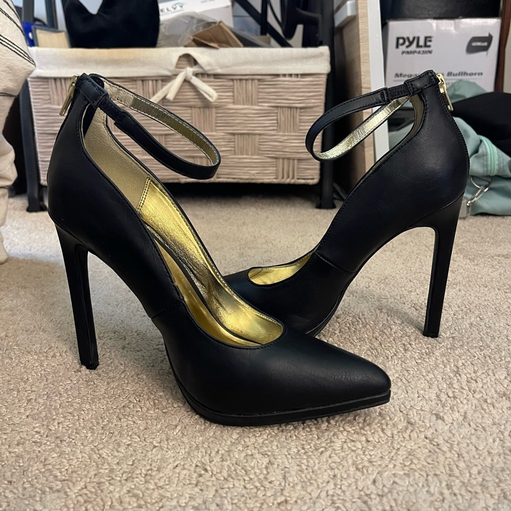 Black closed toed heel